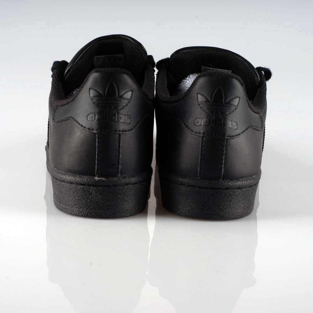 Adidas Superstar - Core Black - Big Boys Size 6 - Fits Women Size 8 - Picture 5 of 6